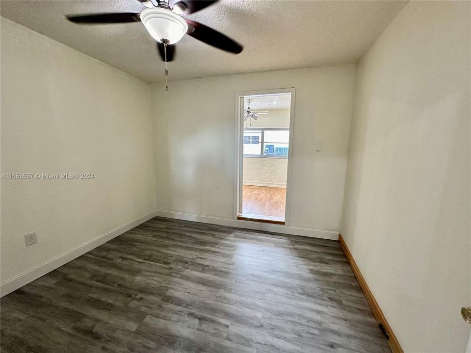 For Rent: $3,400 (4 beds, 2 baths, 1252 Square Feet)