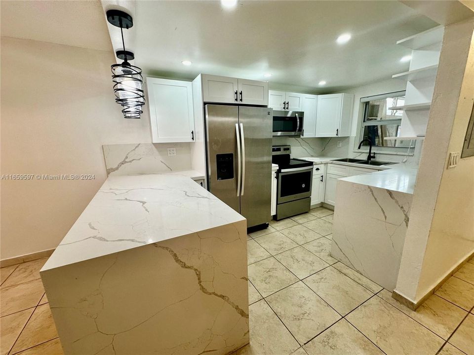 For Rent: $3,400 (4 beds, 2 baths, 1252 Square Feet)