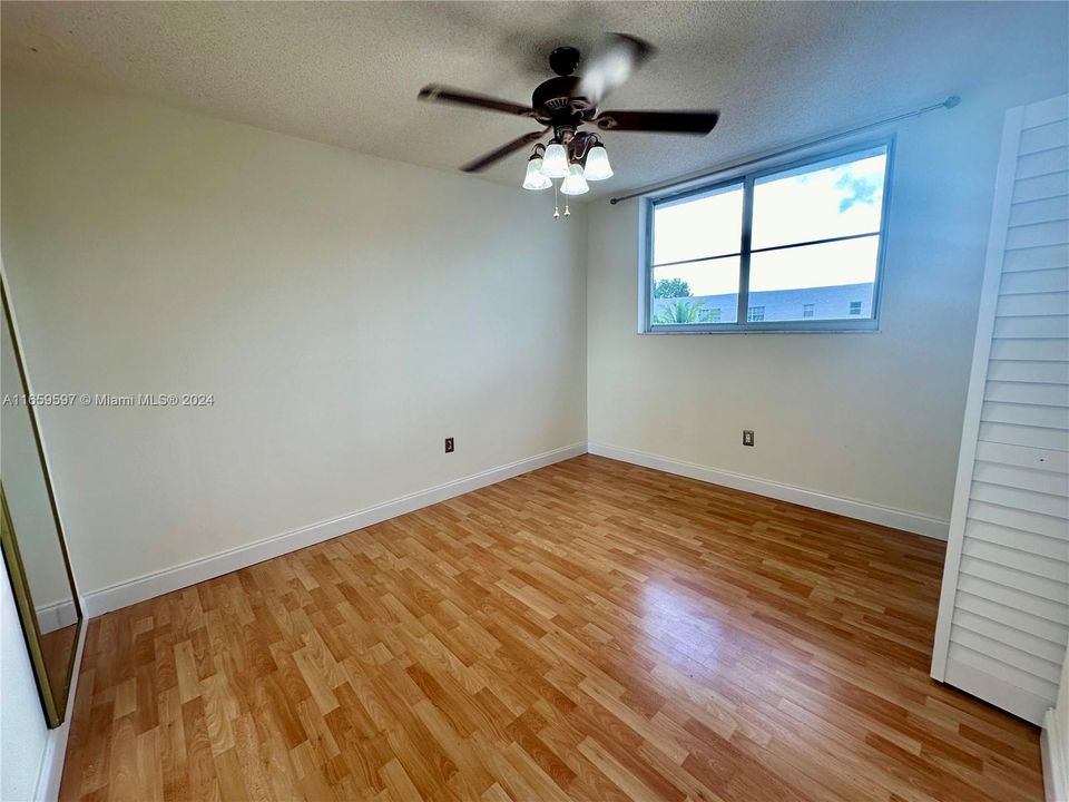 For Rent: $3,400 (4 beds, 2 baths, 1252 Square Feet)