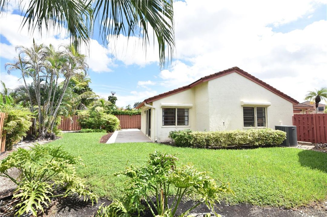 Recently Sold: $615,000 (3 beds, 2 baths, 1824 Square Feet)