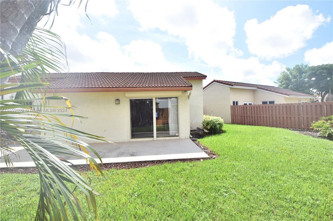 Recently Sold: $615,000 (3 beds, 2 baths, 1824 Square Feet)