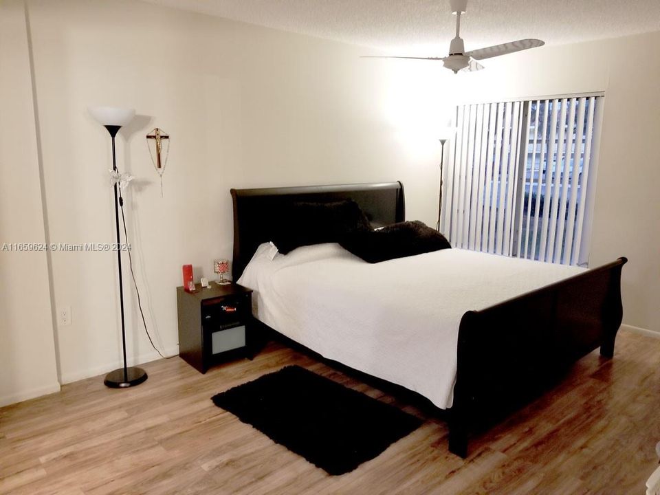 For Sale: $185,000 (2 beds, 2 baths, 1016 Square Feet)