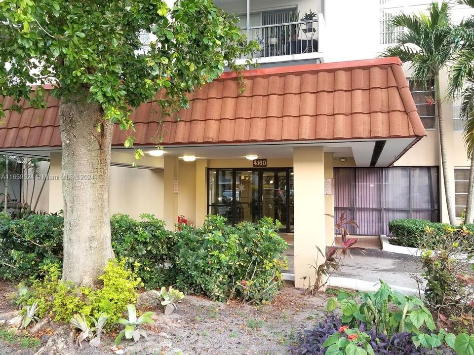 En Venta: $185,000 (2 camas, 2 baños, 1016 Pies cuadrados)