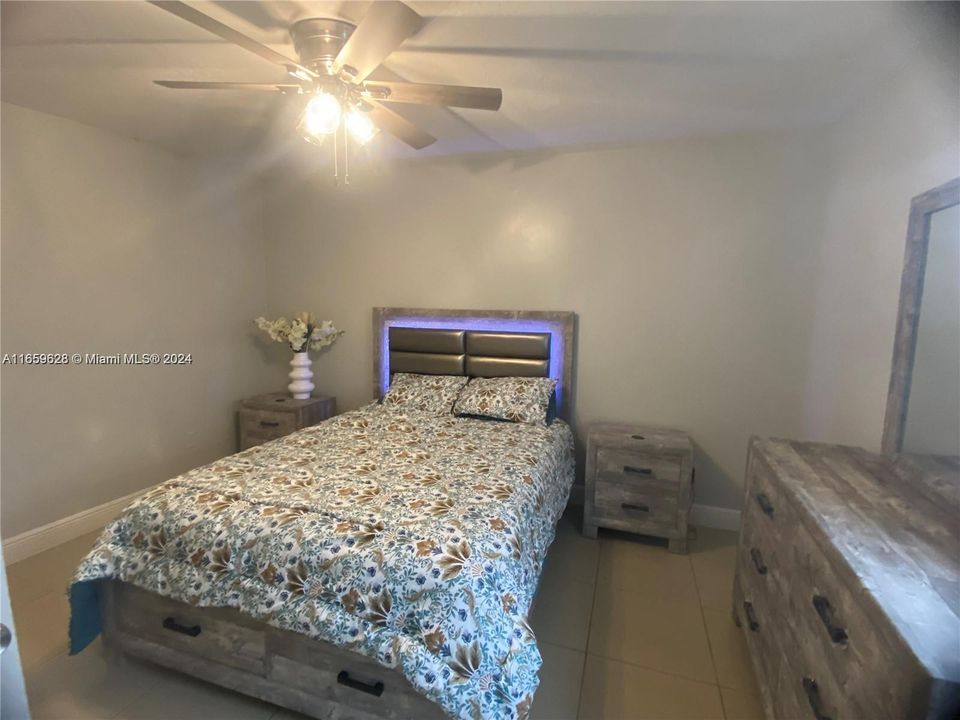 For Rent: $1,000 (1 beds, 1 baths, 1357 Square Feet)