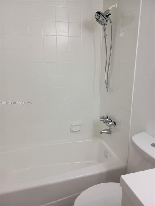 For Rent: $1,950 (1 beds, 1 baths, 782 Square Feet)