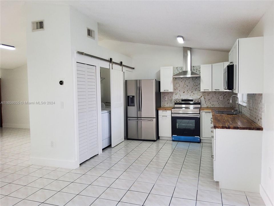 For Rent: $3,550 (3 beds, 2 baths, 1536 Square Feet)