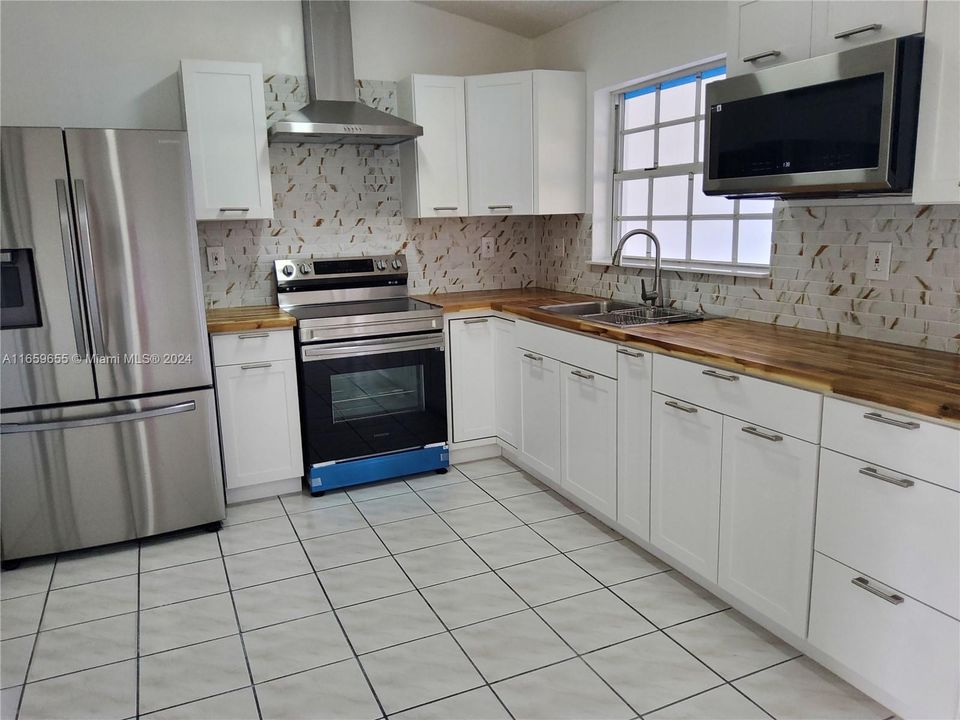 For Rent: $3,550 (3 beds, 2 baths, 1536 Square Feet)