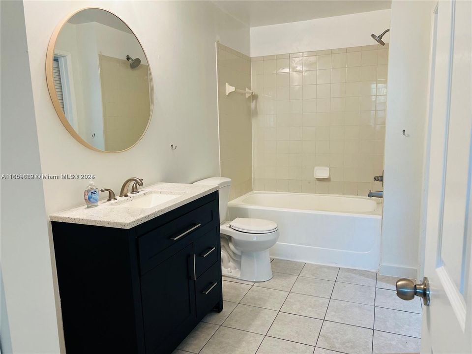 For Rent: $2,100 (1 beds, 1 baths, 736 Square Feet)