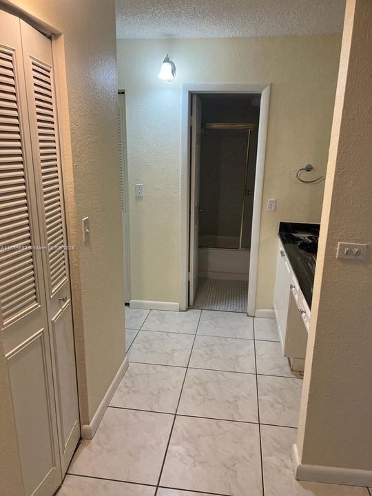 For Rent: $2,350 (2 beds, 2 baths, 1330 Square Feet)