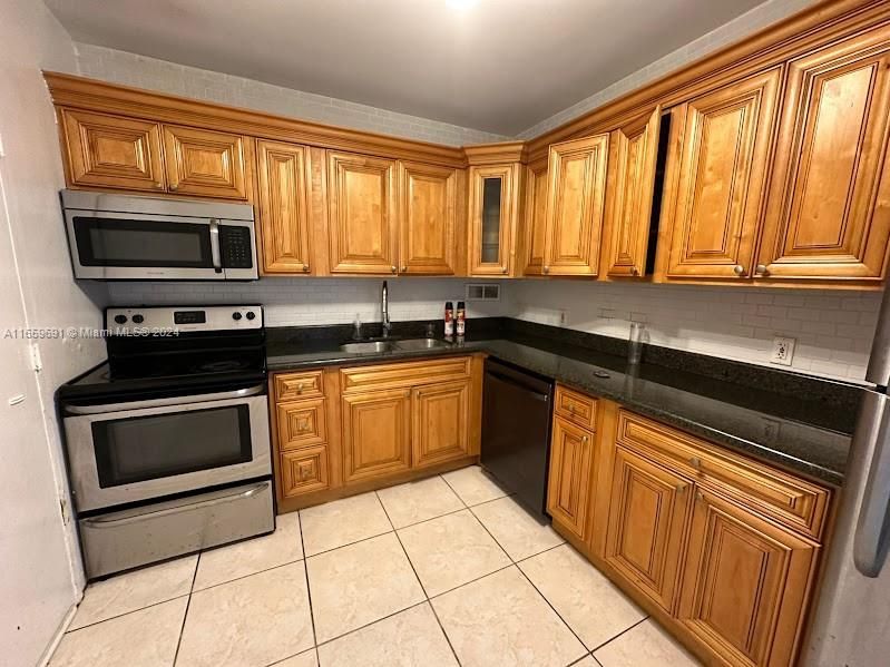 For Sale: $245,000 (2 beds, 2 baths, 1149 Square Feet)