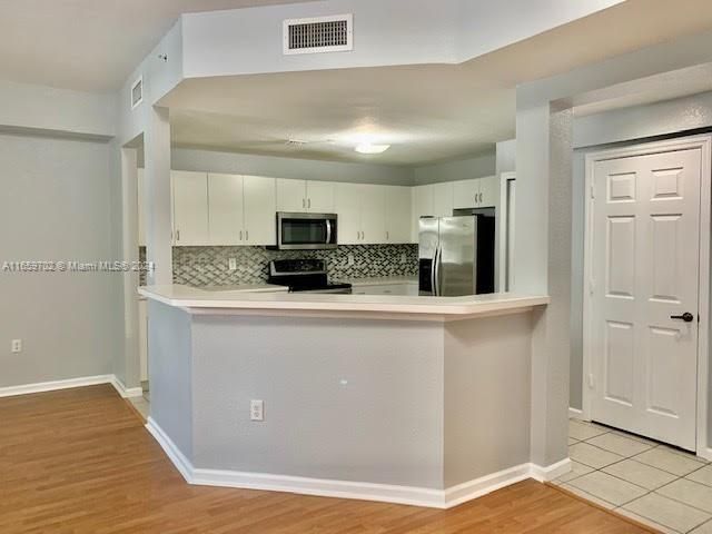 For Rent: $2,600 (2 beds, 2 baths, 1240 Square Feet)