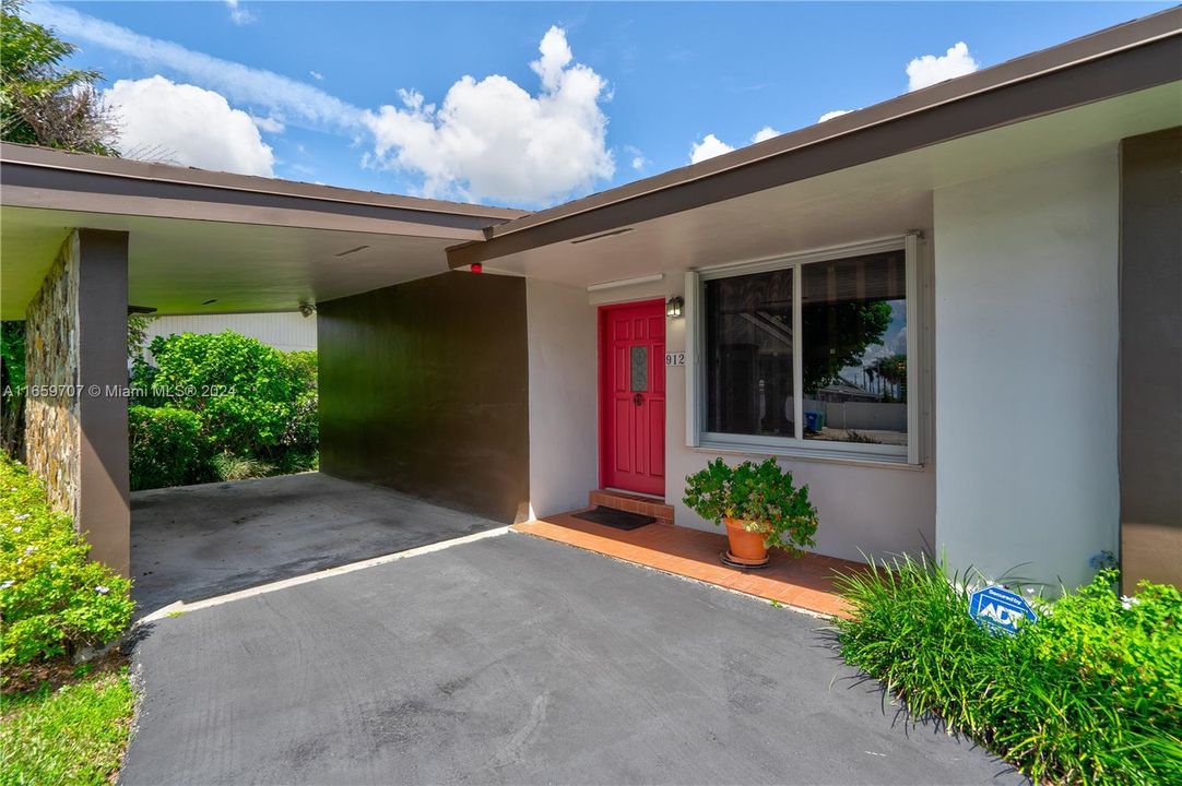 For Sale: $695,000 (3 beds, 2 baths, 1417 Square Feet)