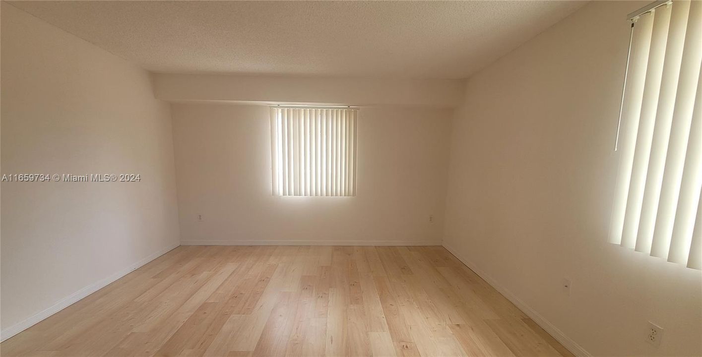 For Rent: $2,185 (1 beds, 1 baths, 859 Square Feet)