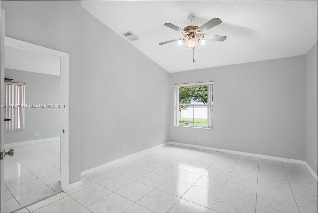 For Rent: $3,000 (3 beds, 2 baths, 1554 Square Feet)