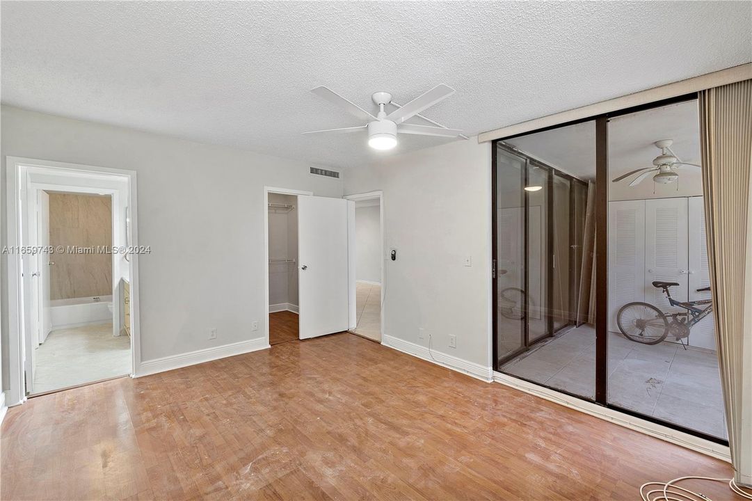 For Rent: $2,450 (2 beds, 2 baths, 1068 Square Feet)