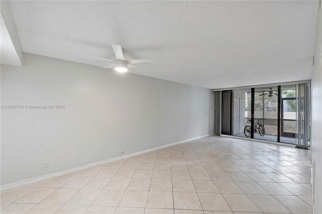 For Rent: $2,450 (2 beds, 2 baths, 1068 Square Feet)