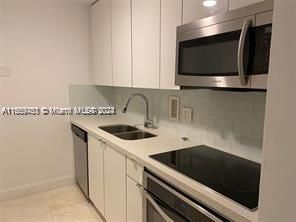 For Rent: $3,500 (2 beds, 2 baths, 1356 Square Feet)