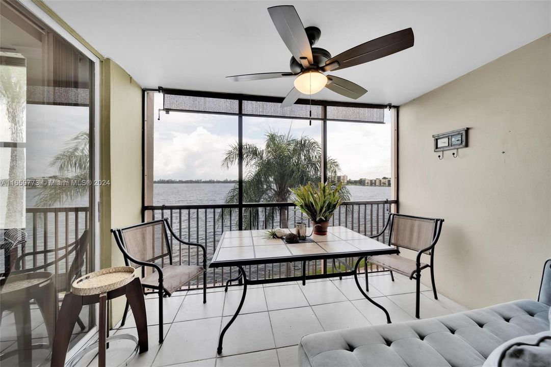 For Sale: $239,000 (2 beds, 2 baths, 920 Square Feet)