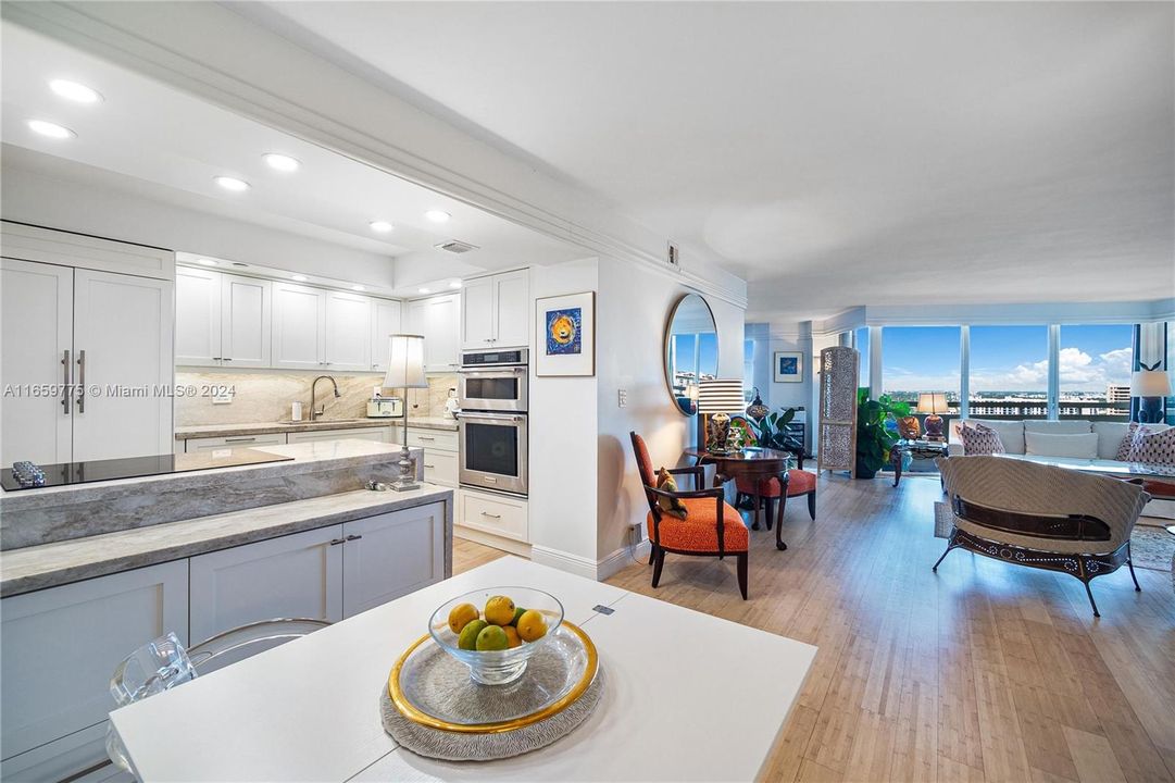 For Sale: $559,000 (2 beds, 2 baths, 1268 Square Feet)