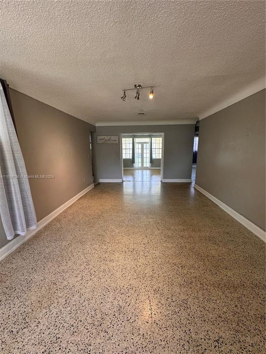 For Rent: $3,900 (3 beds, 2 baths, 1606 Square Feet)