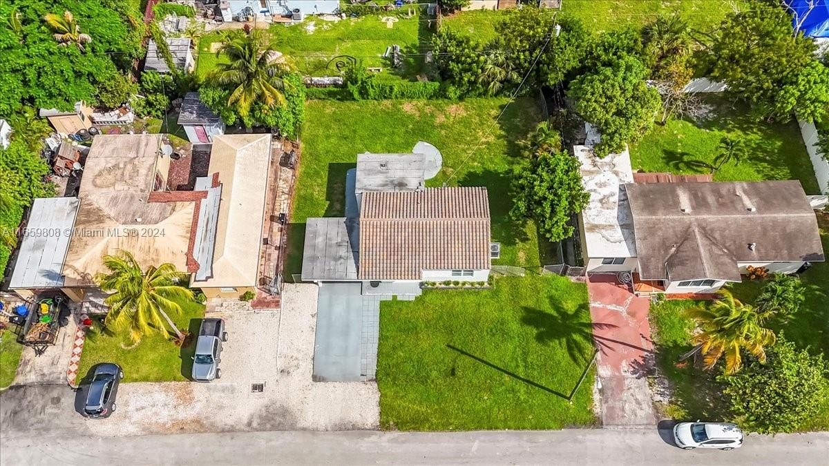 En Venta: $410,000 (3 camas, 2 baños, 1105 Pies cuadrados)