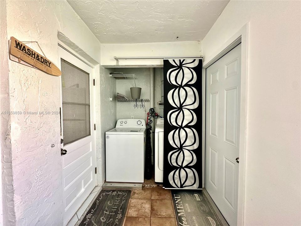 For Rent: $2,000 (2 beds, 2 baths, 1000 Square Feet)