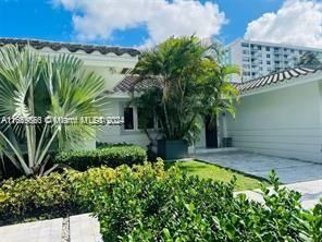 For Sale: $3,850,000 (4 beds, 5 baths, 2420 Square Feet)