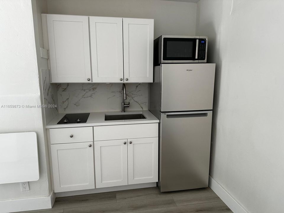 For Rent: $1,240 (0 beds, 1 baths, 280 Square Feet)