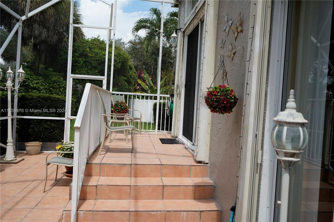 En Venta: $885,000 (4 camas, 3 baños, 2740 Pies cuadrados)