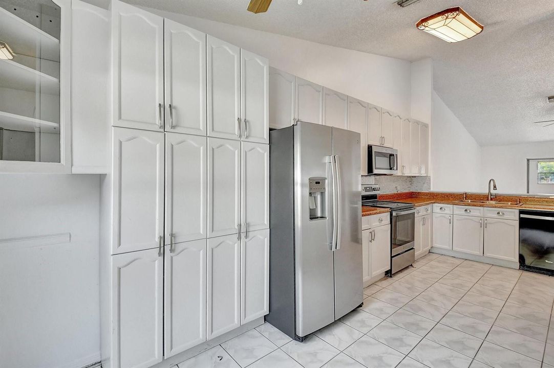 Plenty of cabinet Space