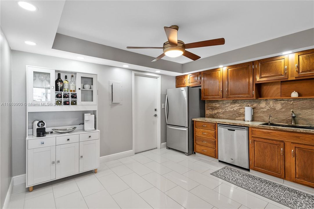 For Sale: $714,900 (2 beds, 2 baths, 1600 Square Feet)