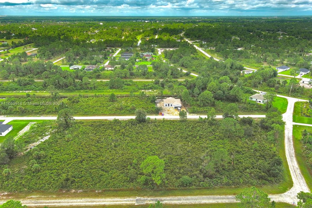 На продажу: $40,000 (0.23 acres)