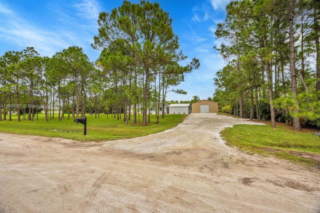 For Sale: $1,050,000 (4 beds, 2 baths, 2340 Square Feet)