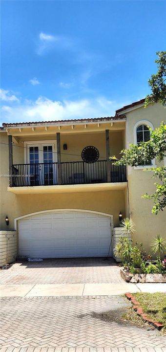 For Rent: $3,800 (3 beds, 2 baths, 2739 Square Feet)