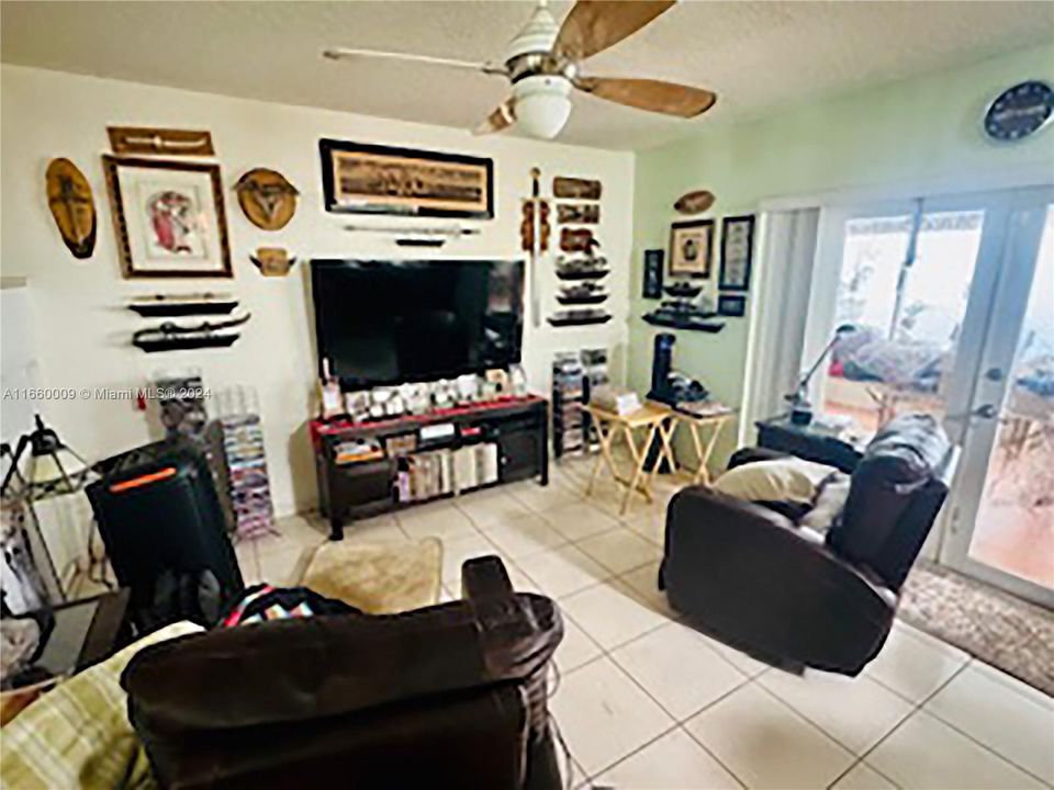 For Sale: $677,000 (3 beds, 2 baths, 1538 Square Feet)