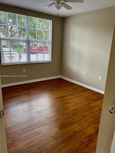 For Rent: $3,000 (3 beds, 2 baths, 1238 Square Feet)