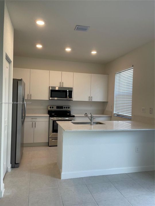 For Rent: $2,830 (3 beds, 2 baths, 1331 Square Feet)