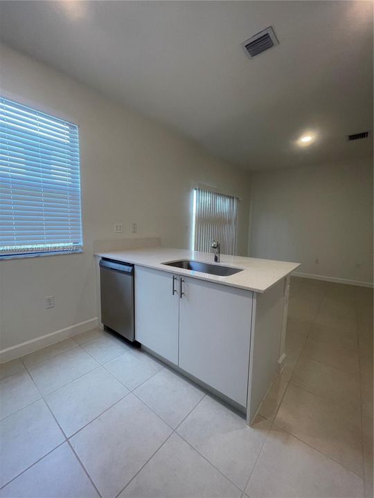 For Rent: $2,830 (3 beds, 2 baths, 1331 Square Feet)