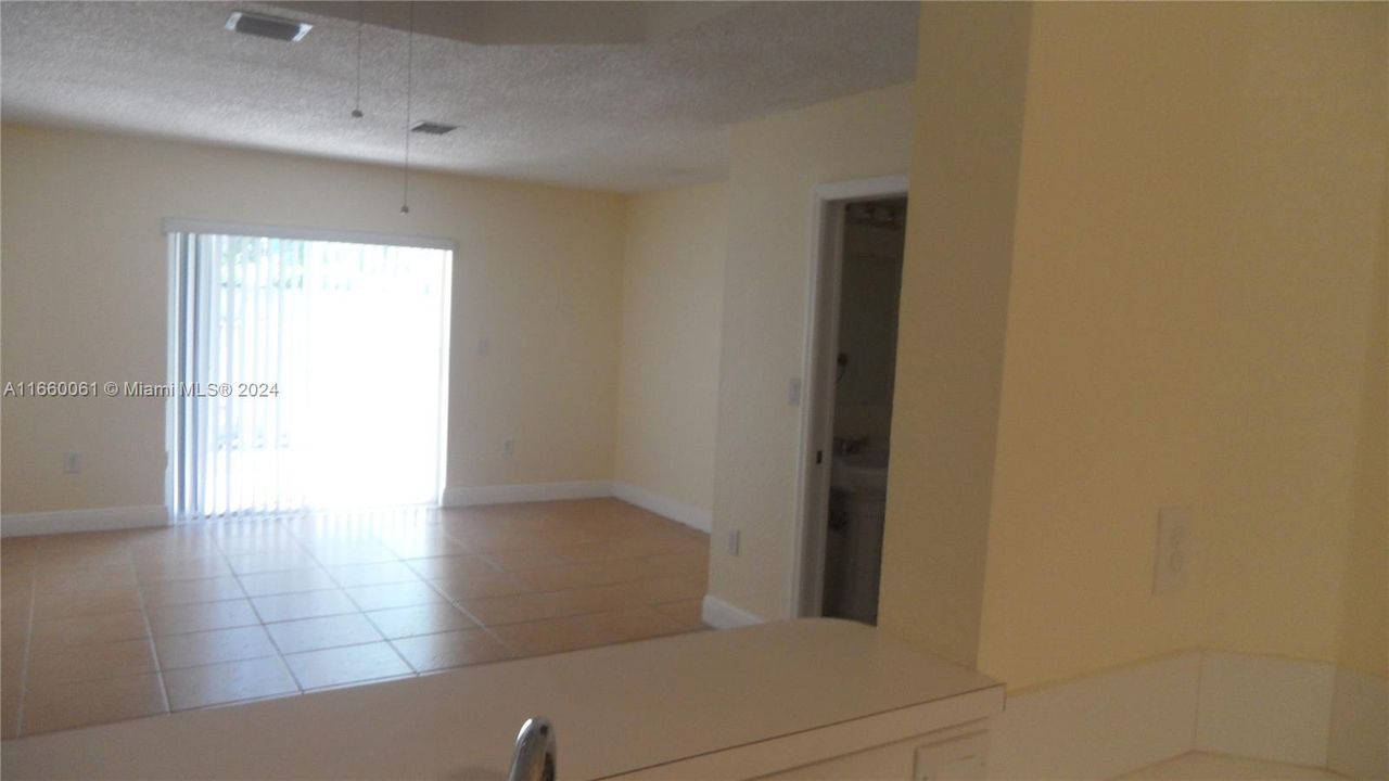 For Rent: $2,600 (3 beds, 2 baths, 1150 Square Feet)