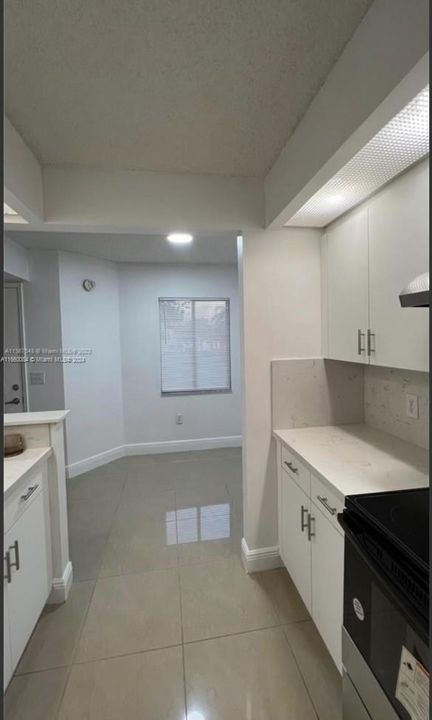 For Rent: $2,700 (2 beds, 2 baths, 1137 Square Feet)