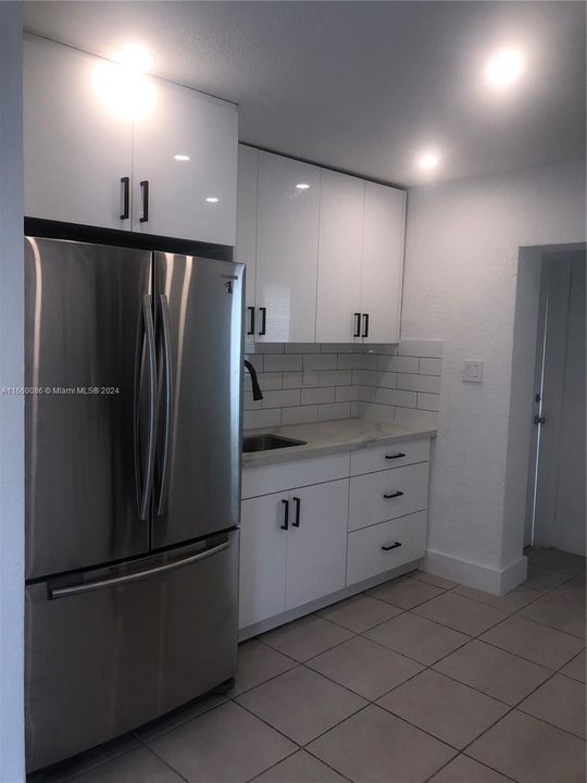 For Rent: $3,500 (3 beds, 2 baths, 1318 Square Feet)