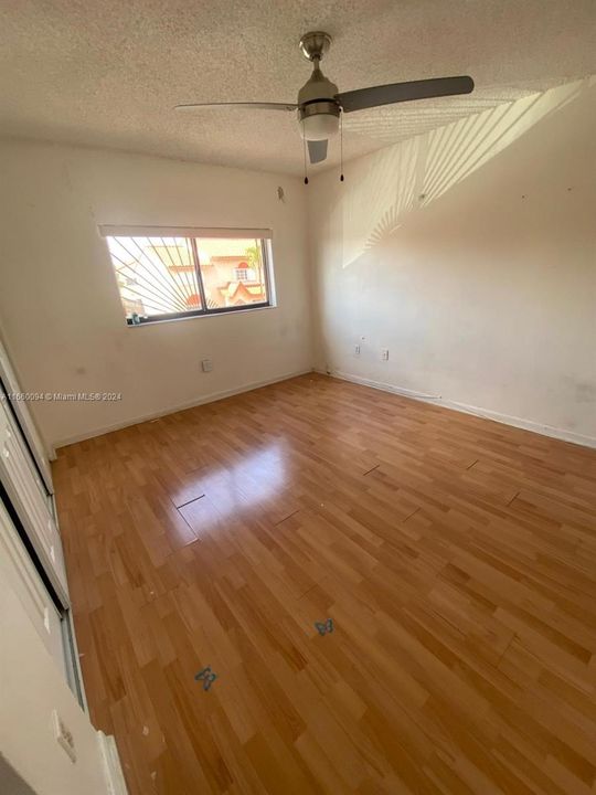 For Rent: $2,350 (2 beds, 2 baths, 925 Square Feet)