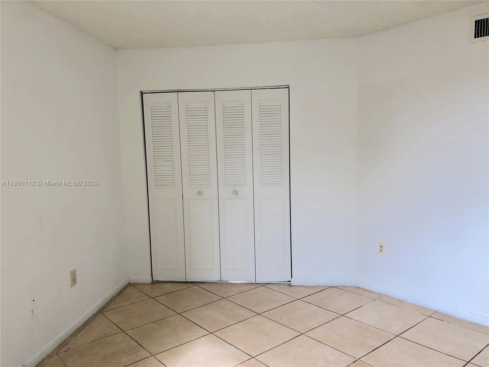 For Rent: $2,300 (2 beds, 2 baths, 950 Square Feet)