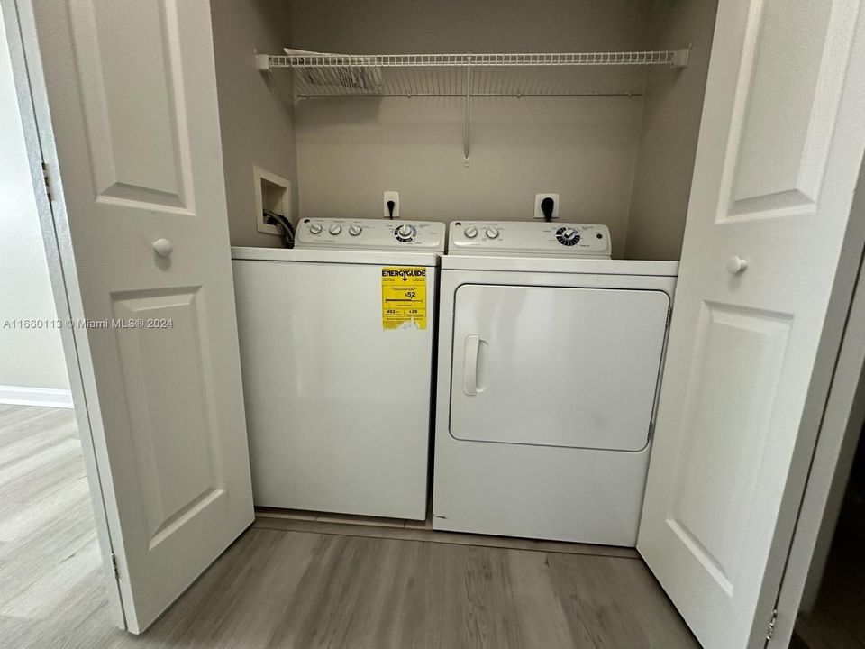 For Rent: $2,100 (2 beds, 2 baths, 981 Square Feet)