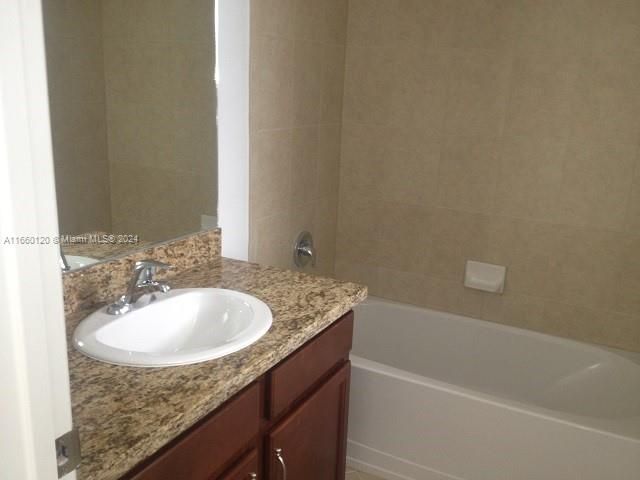 For Rent: $3,000 (2 beds, 2 baths, 1368 Square Feet)