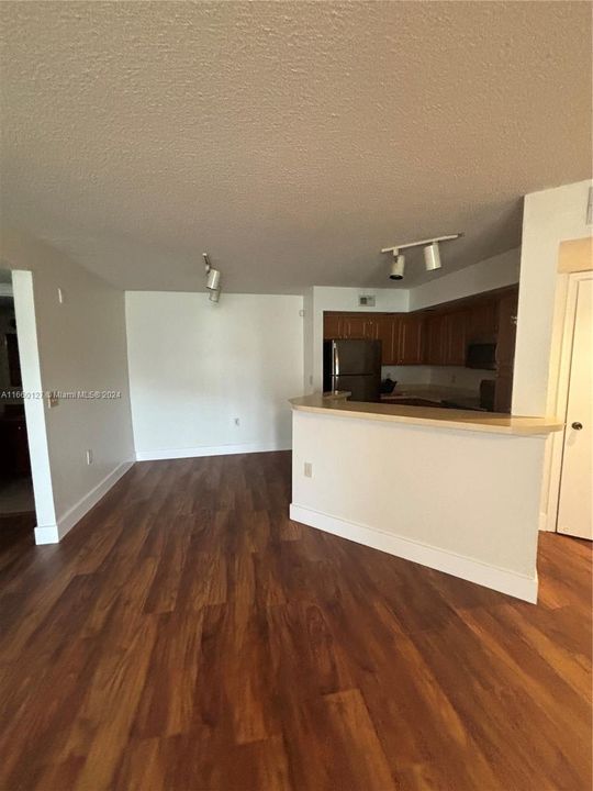 For Rent: $1,900 (1 beds, 1 baths, 0 Square Feet)