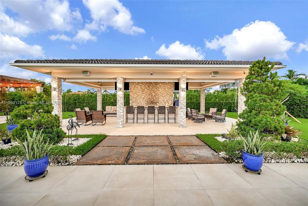 For Sale: $3,500,000 (5 beds, 4 baths, 3702 Square Feet)