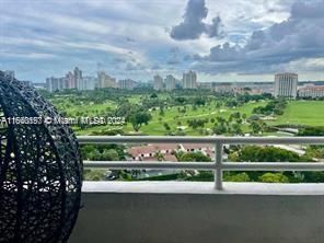 For Sale: $319,000 (2 beds, 2 baths, 1011 Square Feet)