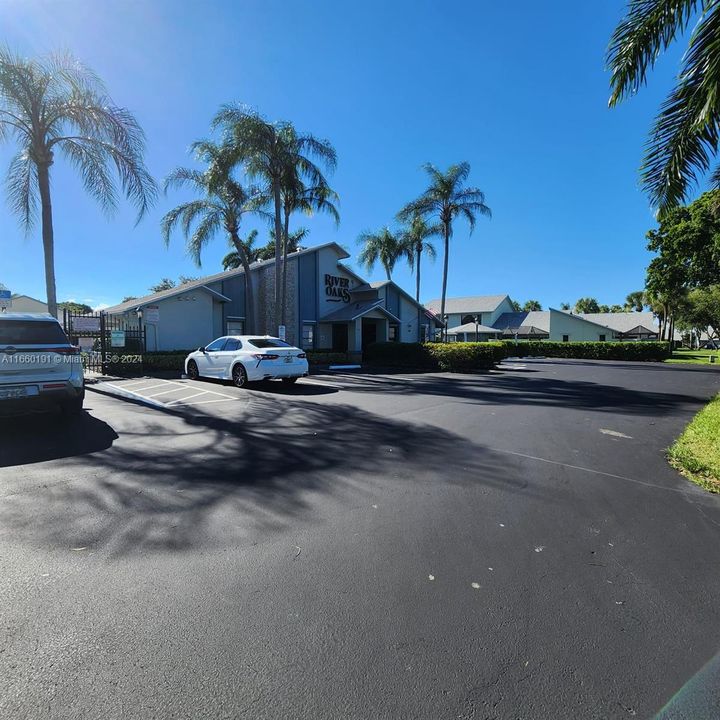 For Sale: $650,000 (3 beds, 2 baths, 1602 Square Feet)