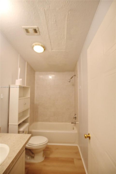 For Sale: $225,000 (3 beds, 2 baths, 1352 Square Feet)